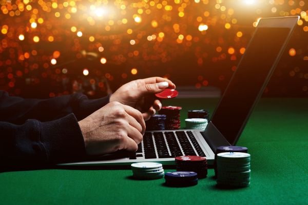 Người dùng Việt Nam trải nghiệm live casino baccarat trên thiết bị di động